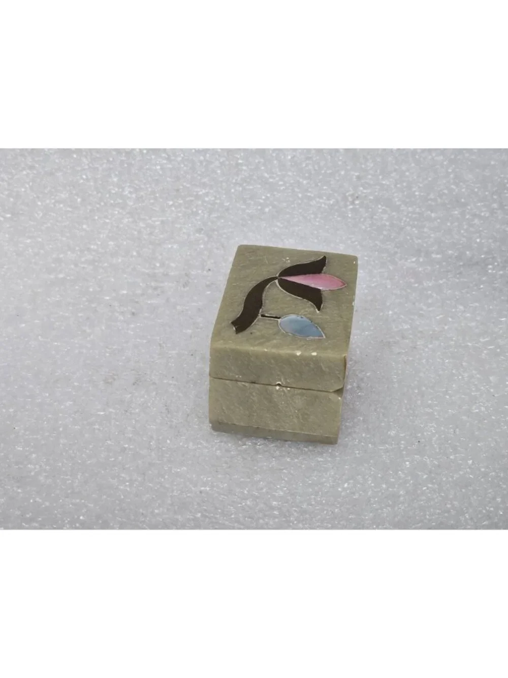 Giftcraft Soapstone Trinket Box Inlaid Mother of Pearl Floral Design India